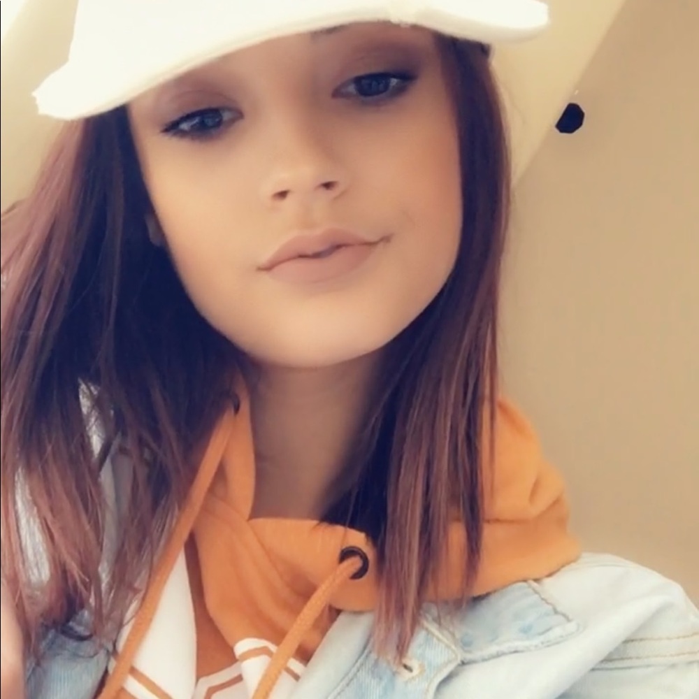 Meet your Posher, Jessica